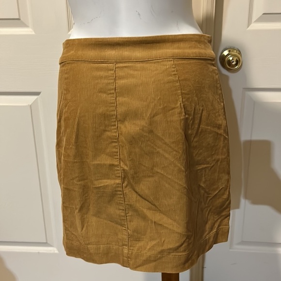 Wilfred Free corduroy button, front skirt. Small - Picture 4 of 11